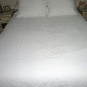 Chaps Home White Matelasse Coverlet Throw